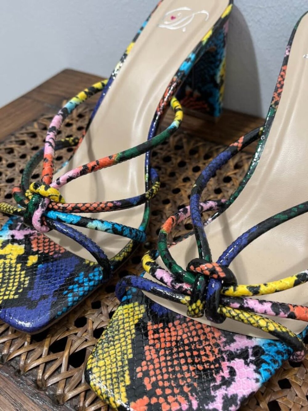 Size 10 Delicious Multicolor Snakeskin Strappy Square Toe Block Heel Y2K Sandals
